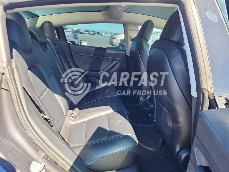 5YJ3E1EB0JF128658 2018 Tesla Model 3 grey