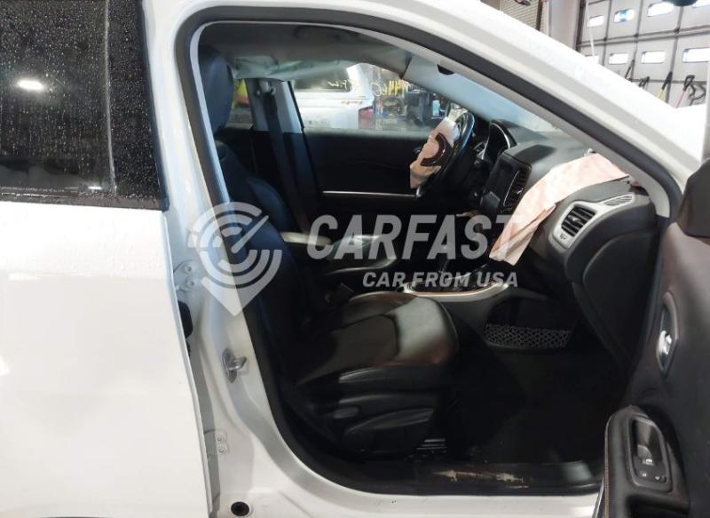 3C4NJDBB8LT240770 2020 Jeep Compass 2.4 Latitude 4X4 white